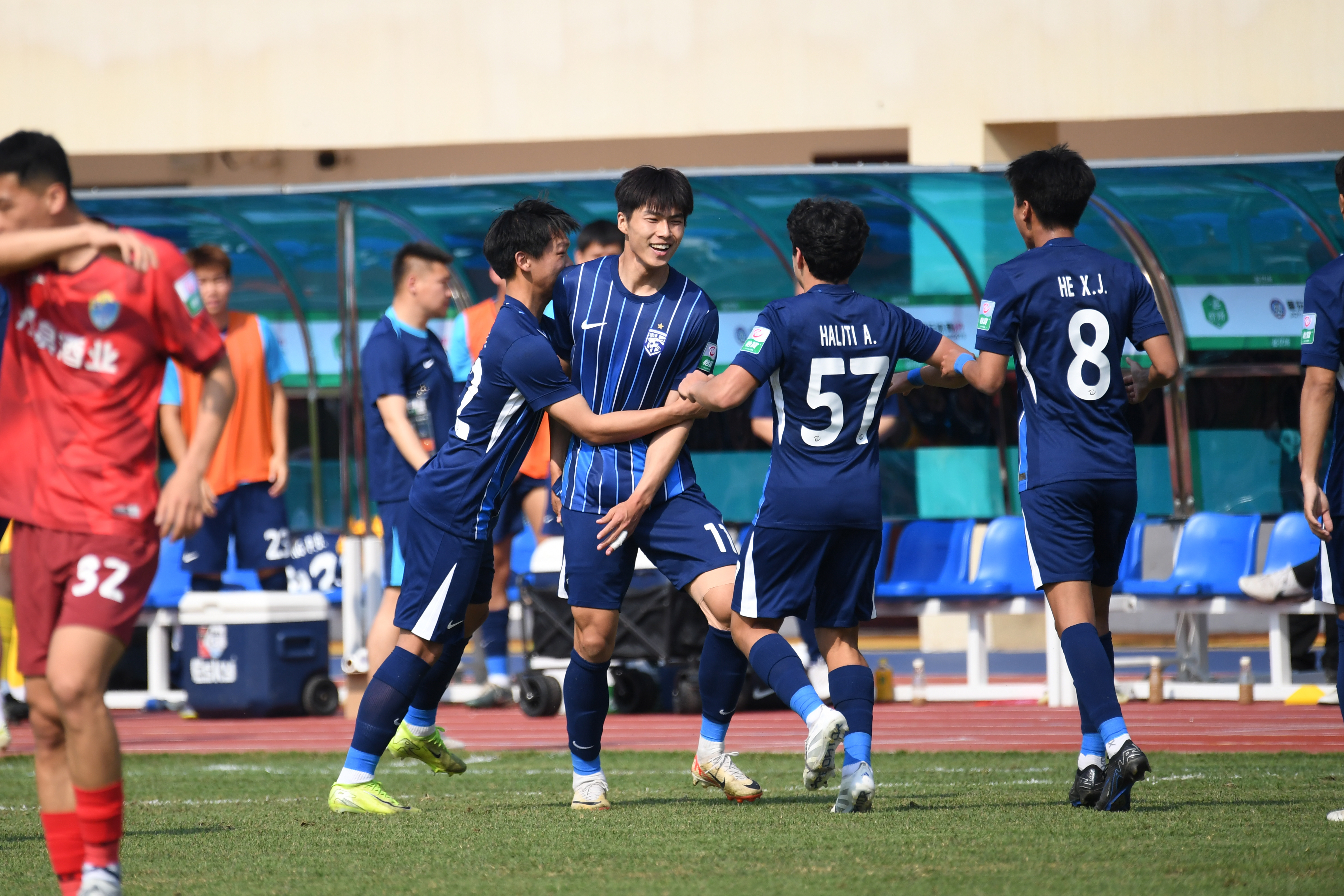 详细阅读:麻将胡了在线 -武汉三镇训练开放日;清晨绝杀压哨引欢呼;CBA季后赛在即;更衣室氛围转暖的简单介绍 麻将胡了在线 -武汉三镇训练开放日;清晨绝杀压哨引欢呼;CBA季后赛在即;更衣室氛围转暖的简单介绍